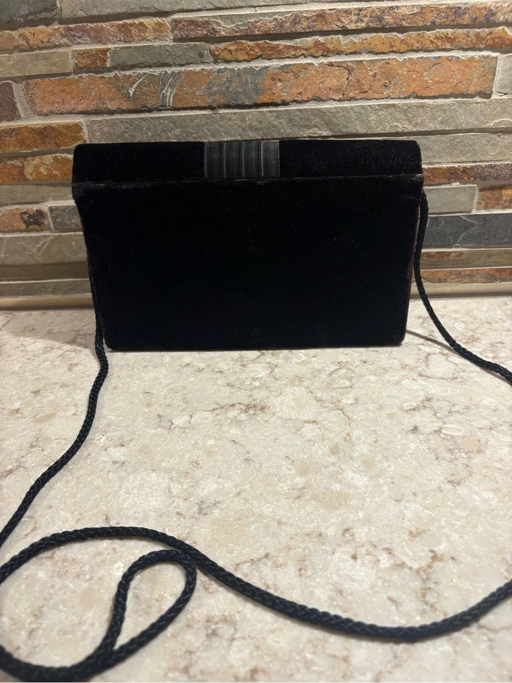 N/A sleek black